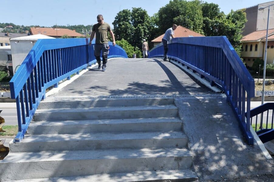radovi na sanaciji plavog mosta u tuzli se finaliziraju miost je vec ponovo u funkciji i poprilicno je osvjezen i obnovljen sigurniji i funkcionalniji