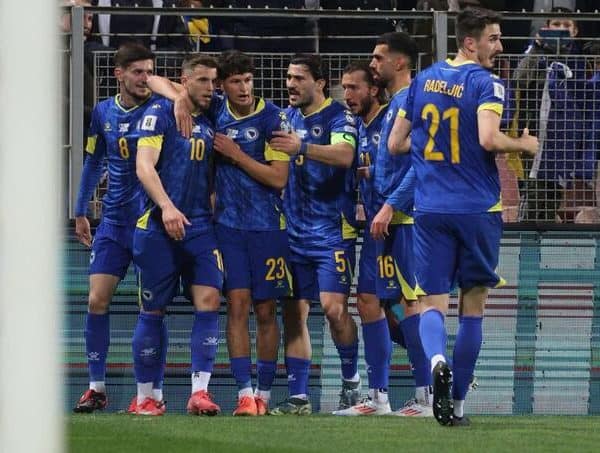 muska fudbalska reprezentacija bih veceras u 5 kolu kvalifikacija za sp docekuje aistiju na stadionu bilino polje u zenici