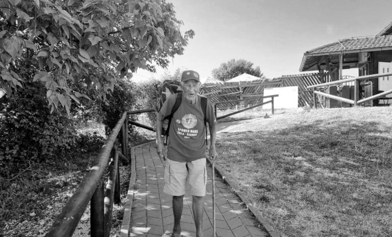 sinoc je u tuzli preminuo mujo sinanovic kralj panonskih jezera