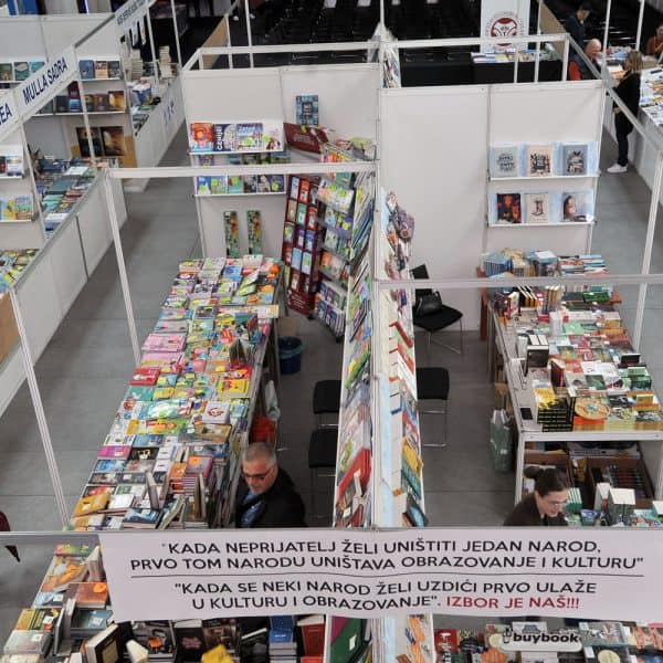 Posjetili smo Sajam knjige u Tuzli: Raznovrsna ponuda za sve generacije (Foto)