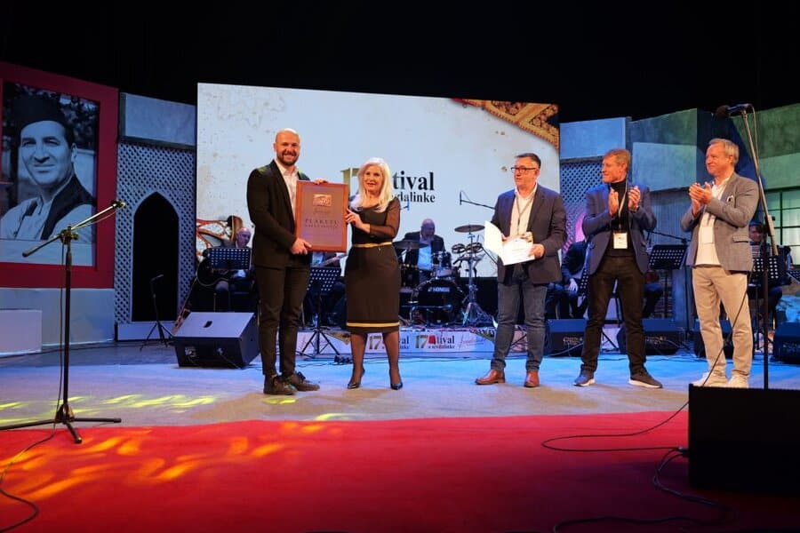 sinoc je u blc tuzla odrzana takmicarska vece festivala sevdalinke sevdalinko u srcu te nosim