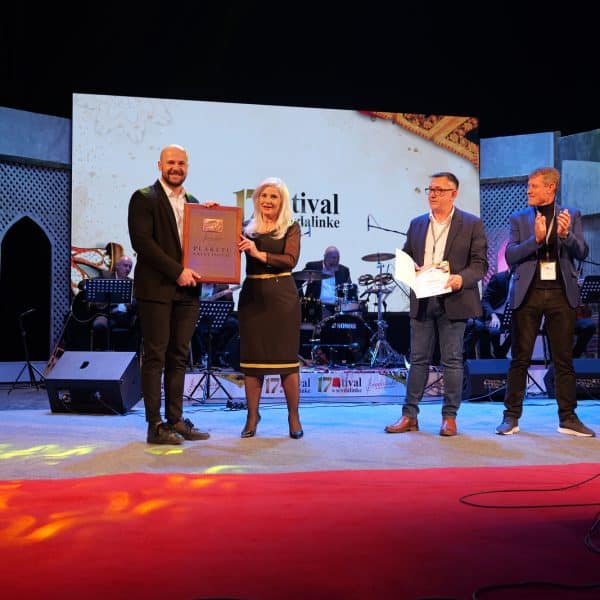 sinoc je u blc tuzla odrzana takmicarska vece festivala sevdalinke sevdalinko u srcu te nosim