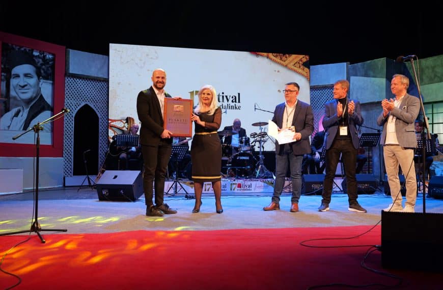 sinoc je u blc tuzla odrzana takmicarska vece festivala sevdalinke sevdalinko u srcu te nosim