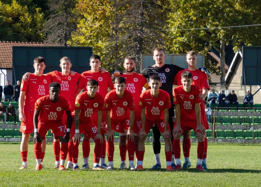 danas su na programu dvije utakmice 12 kola premijer lige bih fk velez docekuje hnk siroki dok ce u prijedroru fk rudar docekati ekipu fk zelejeznicar