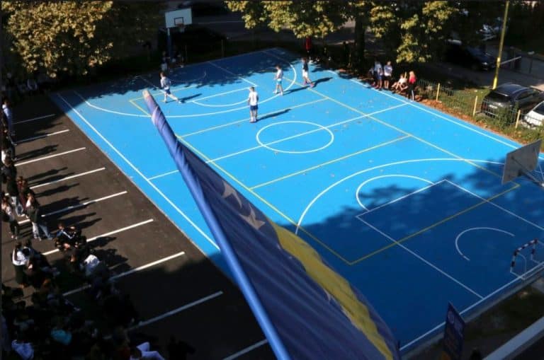 uz pomoc vlade tk obnovljen sportski poligon srednje mjesovite skole u tuzli