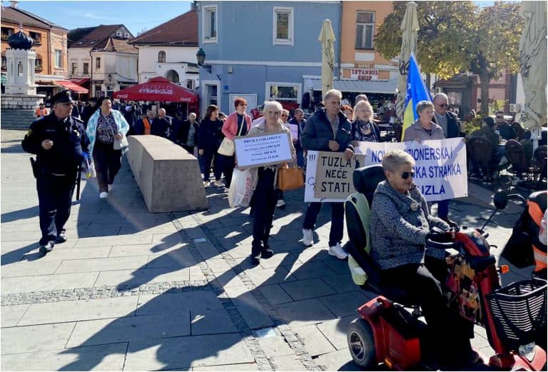 Penzioneri, protesti, Tuzla