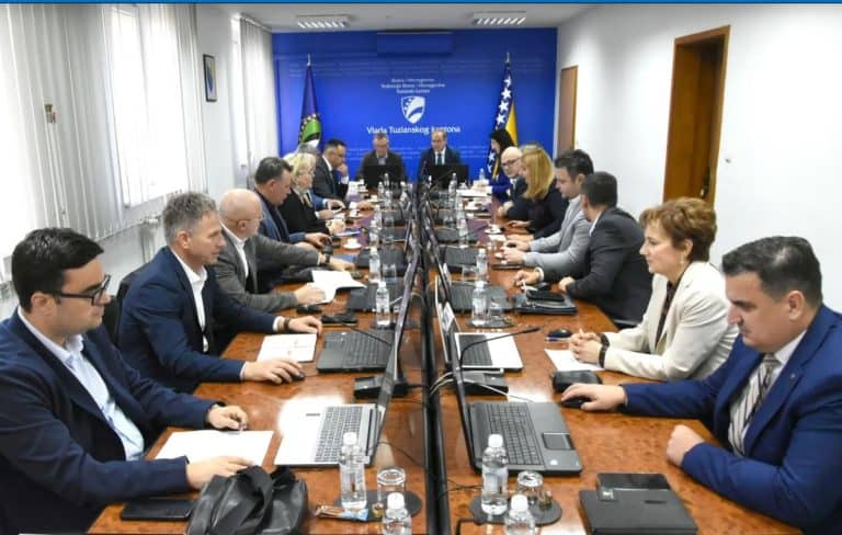 vlada tk je na danasnjoj sjednici ucinila konkretne korake na osnivanju odjeljenja u kojima ce se dejca sa poteskocama u razvoju osjecati sigurno