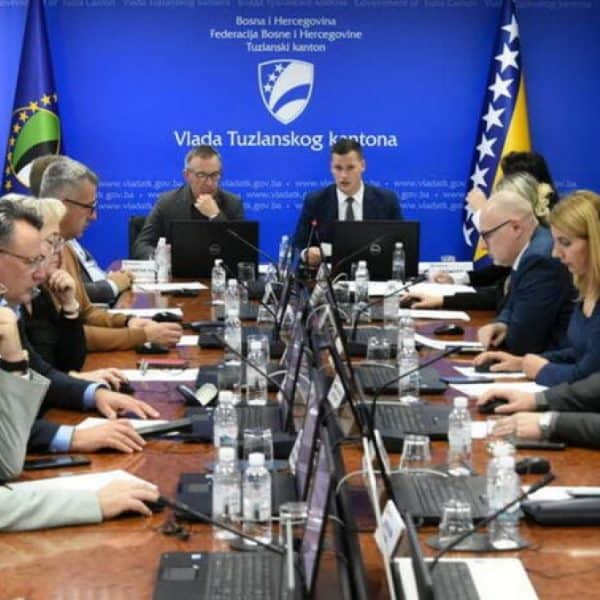 vlada tk na danasnjoj sjednici donijela je odluku o novom zaposlajvanju u sudovima i obrazovnim institucijama