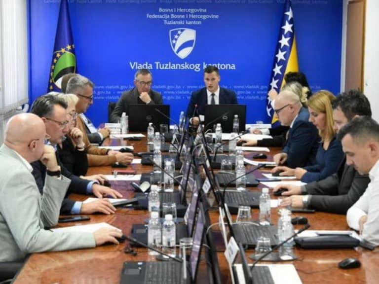 vlada tk na danasnjoj sjednici donijela je odluku o novom zaposlajvanju u sudovima i obrazovnim institucijama