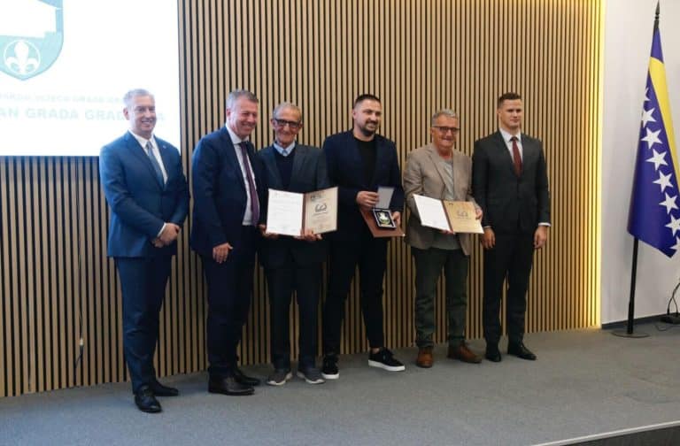 povodom dana grada vlada tk je potpisala ugovor o sufinansiranju rtazvojnih projekata u gradaccu