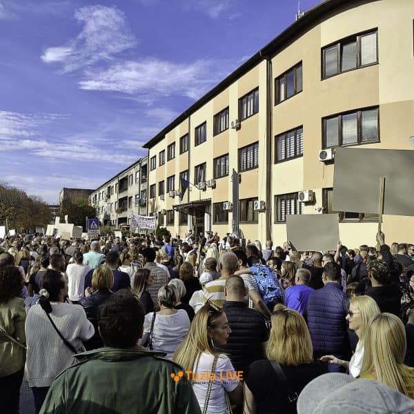 Dnevnik: „Tuzlani” šetaju i nikoga ne zarijevaju