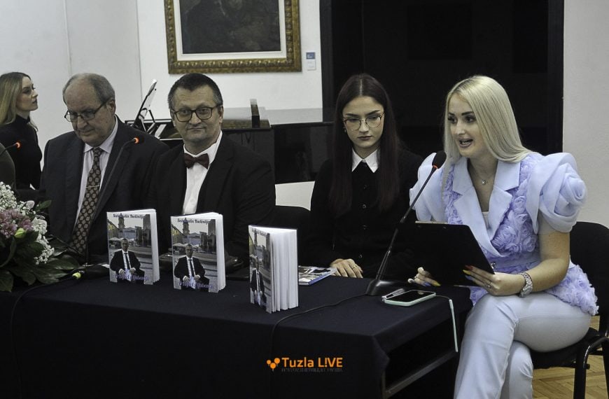 U Tuzli promovirana knjiga poezije ‘O Rijeci s ljubavlju’ Sabahudina Budimlije (Foto/Video)