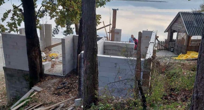 Jezero Modrac, nelegalna gradnja