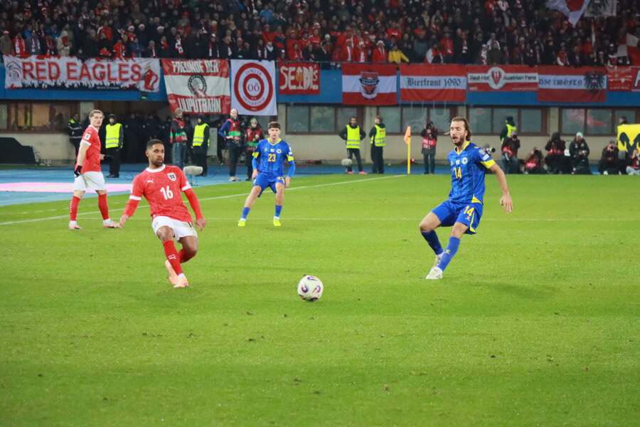 Glavu gore Zmajevi, častan remi za baraž za SP