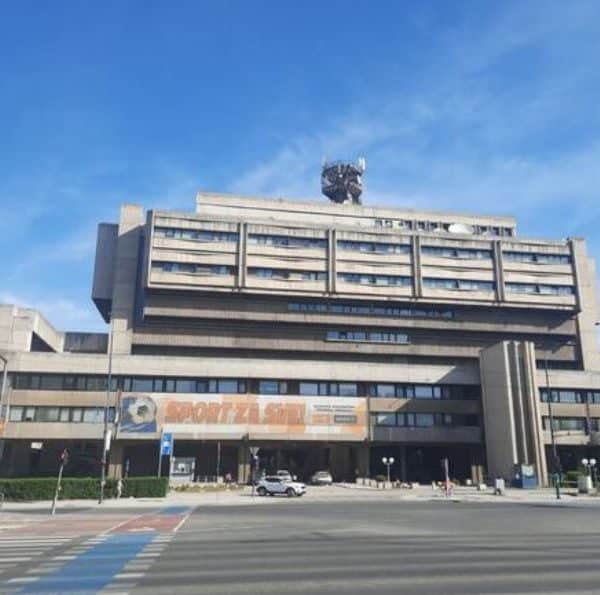 radnici bhrt najavili proteste javni servis se nalazi pred kolapsom