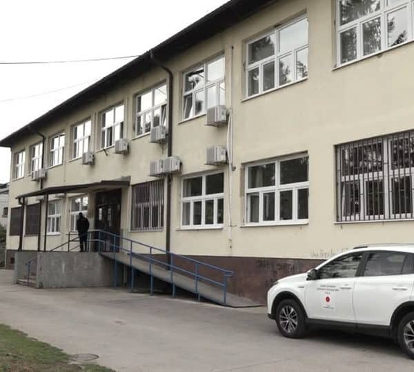 iz centra za socijalni rad tuzla oglasili se povodom sokantnog slucaja u kojem su njihove dvije maloljetne sticenice bile podvrgnute prostituciji a na koju su ih podvodili visoki funkcioneri u policijskim politickim krugovima tk