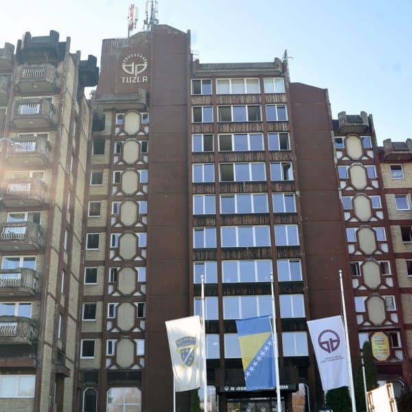 dom penzinera u tuzli poniovo omigucio posjete