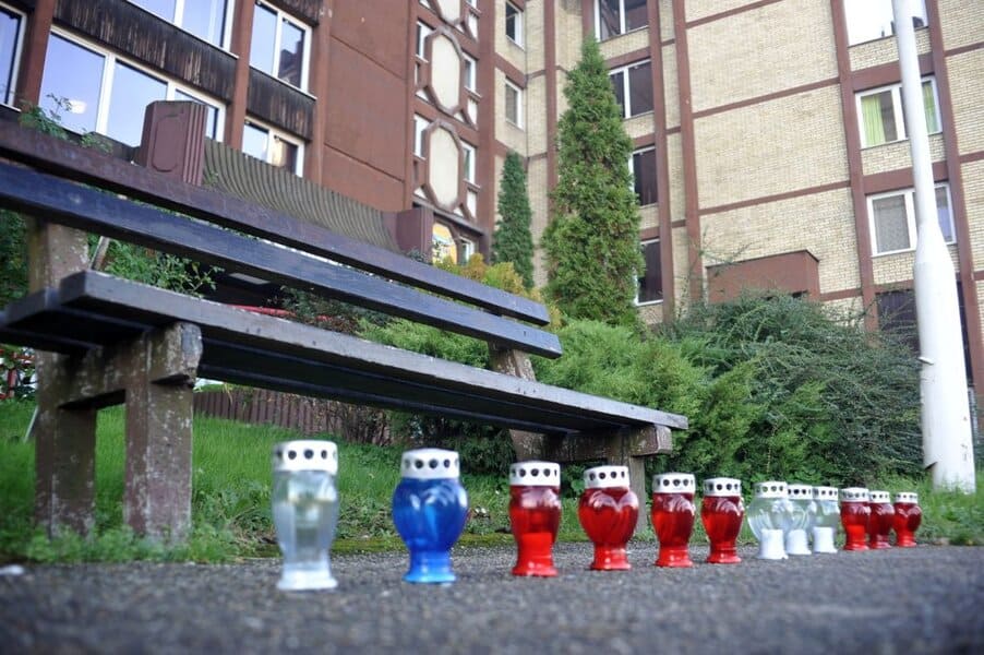 jos dvanaest sticenika doma penzionera u tuzli koji su povrijedjeni prilikom pozara jos su na lijecenju u ukc tuzla