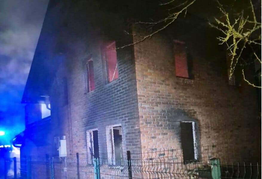 sinoc izbio pozar na vikendici u mjestu cifluk kod srebrenika vatrogasci intervenisali i lokalizovali pozar procinjena velika materijalna steta