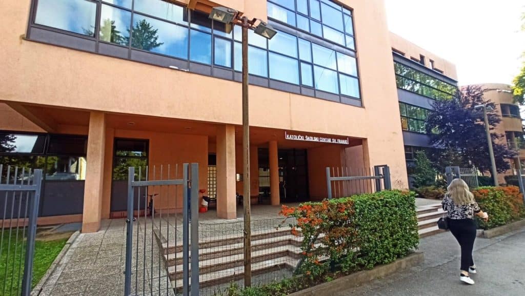 roditelji ucenika ksc traze reakciju uprave skole