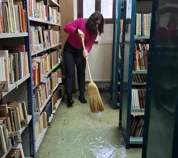 ponovo poplavljene podrumske prostorije ju univerzitetske biblioteke dervis susic u tuzli