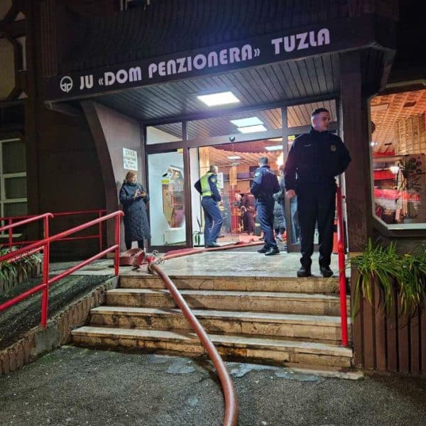 Dom penzionera Tuzla, pozar