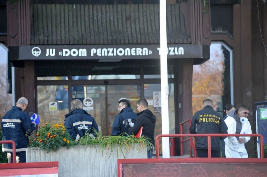 od ranih jutarnjih sati traje uvidjaj nakon sinocnjeg pozara u domu penzionera u tuzli