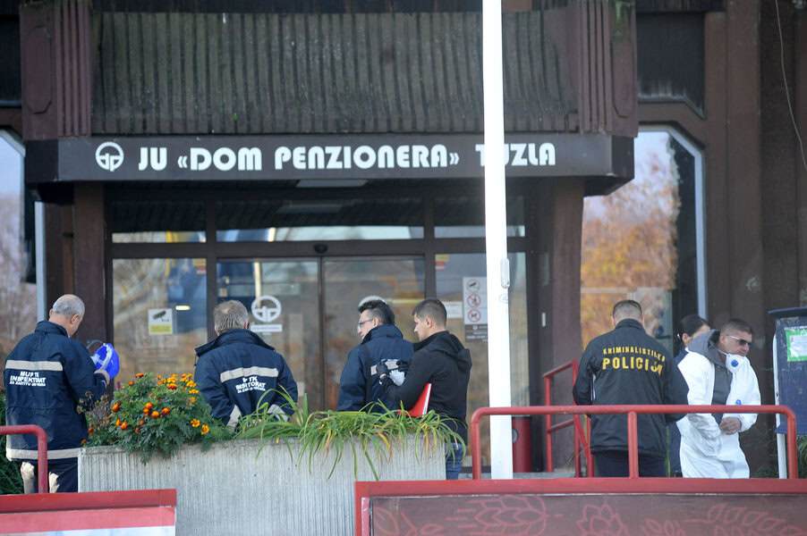 od ranih jutarnjih sati traje uvidjaj nakon sinocnjeg pozara u domu penzionera u tuzli