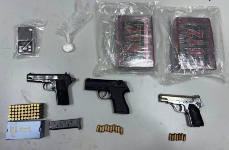 sluzbenici mup-a tk izvrsili pretrese na nekoliko lokacija u tuzli lukavcu i zivcinicama pronasli drogu uhapsena jedna osoba