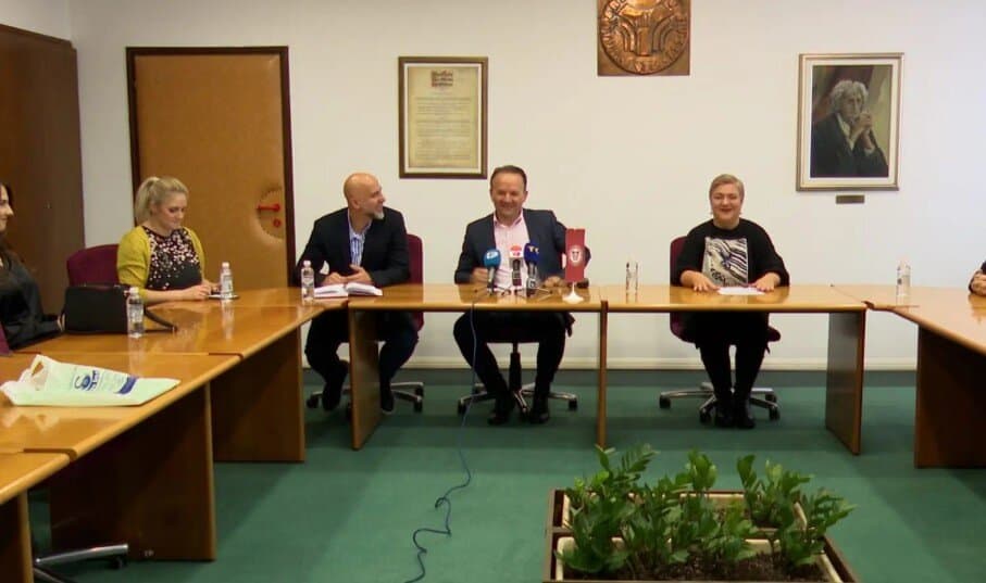 danas je univerzitetu u tuzli predstavljen program obiljezavanja 49 godisnjice ove obrazovne ustanove