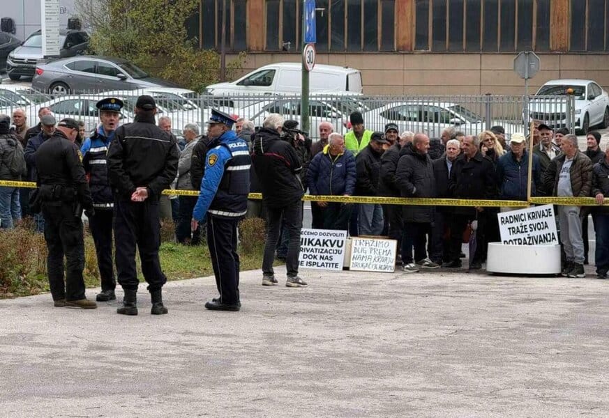 radnici krivaje okupuli se na protestu ispred zgrade vlad fbih u sarajevu