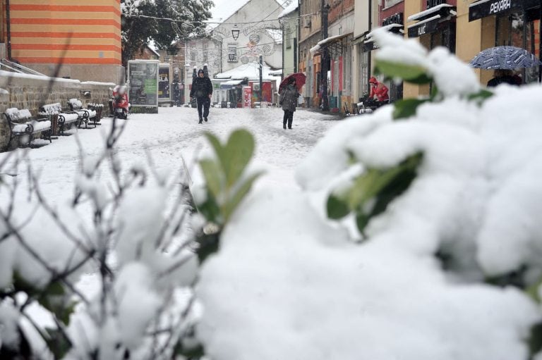 hladno jutro u bih temperature u vecem dijelu zemlje ispood nula stepeni danas pretezno oblacno a razvedravanje se ocekuje u poslijepiodnevnim satima