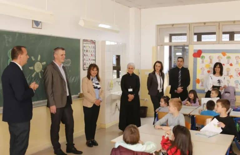 delegacija vlade tk posjetila os sjenjak povodom novog plana i programa za prve razrede