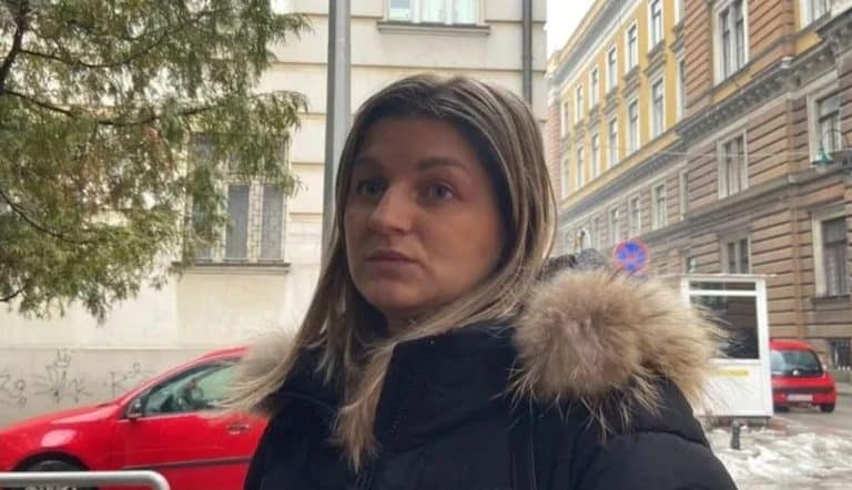 majka preminule djevojcice dzene gadzun oglasila se povodom sudjenja u ovom predmetu kaze da porodici ne daju da prissutvuje rocistima u sudu