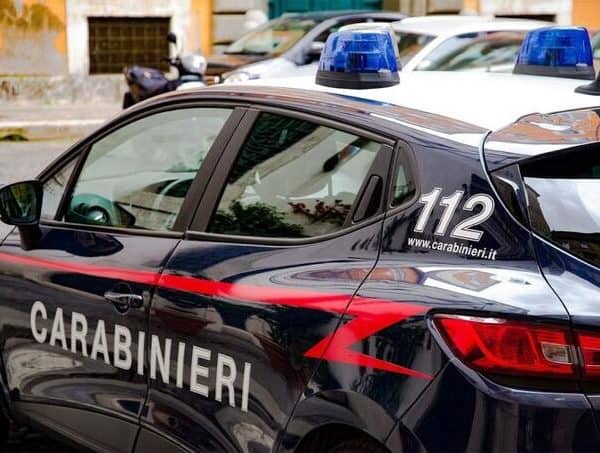 carabinieri vec duze vrijeme tragaju za zenskom bandoma koja se bavi dzeparan jem u uzem centru vecencije a kojoj su na meti uglavnom turisti u bandi preovkladavaju djevojek iporijeklom iz bih
