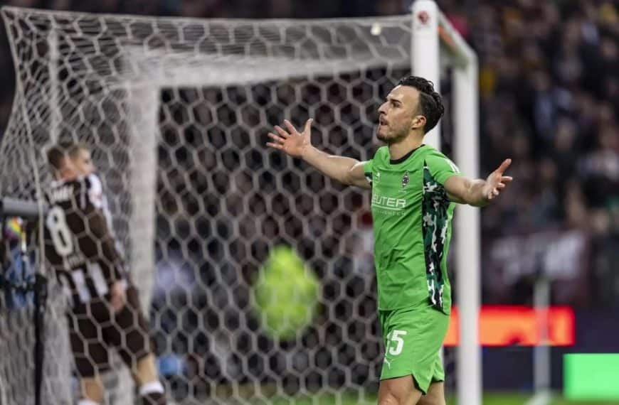 Navijači kluba za koji igra odali priznanje Harisu Tabakoviću