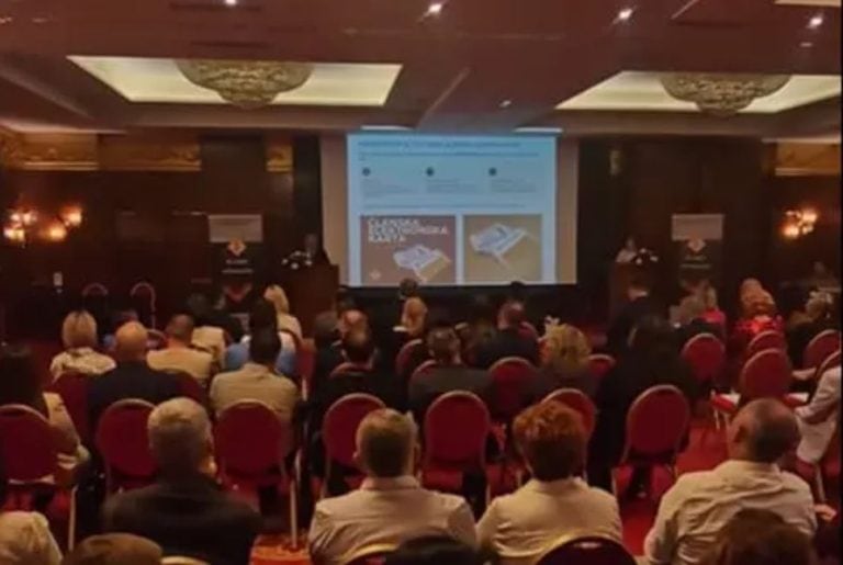 u tuzli uprilicena manifestacija plamen stvaranja posvecena obrtnicima u tk dodjeljenje nagrade najboljim