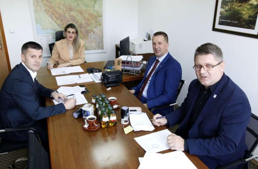 Više od pola miliona KM izdvojeno za infrastrukturne i ekološke projekte u Gračanici, Živinicama i Kladnju