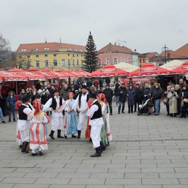 Na Trgu slobode obilježene katolički Božić (Foto)