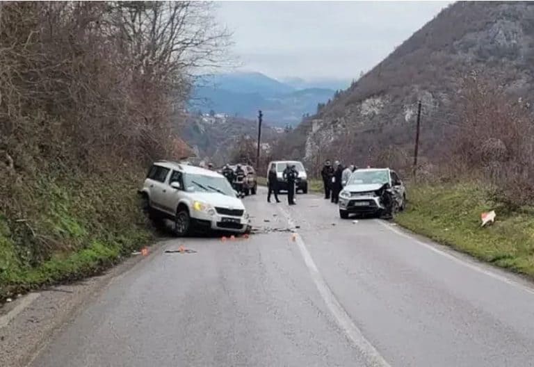 u saobracajnoj nesreci u kojoj je doslo do sudara dvaautomobila u mjestu nezuci kod visegrada jedna osoba je poginula