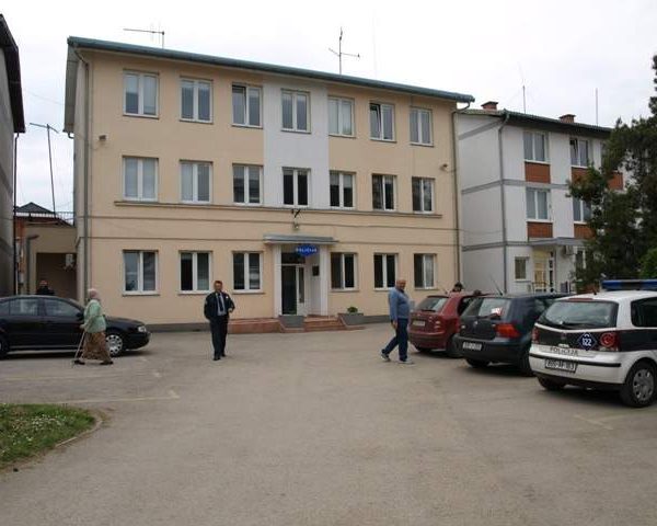 Policajac iz Odžaka optužen za brutalno premlaćivanje muškarca u stanici