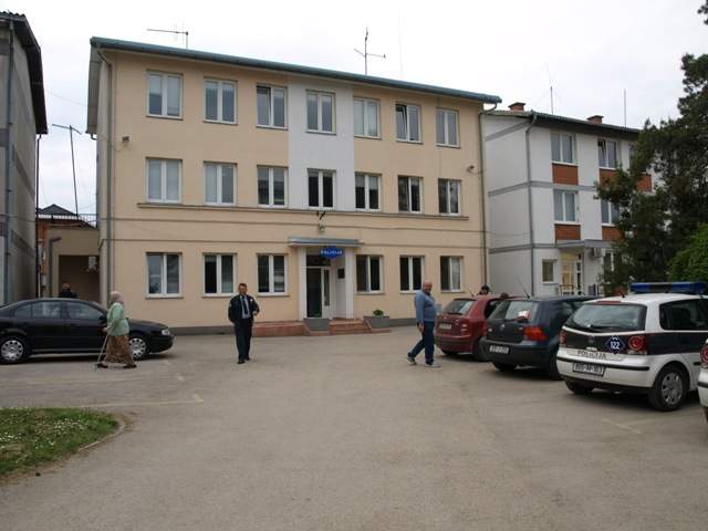 policajac optuzen za premlacivanje muskarac u policijskogj stanici u odzaku