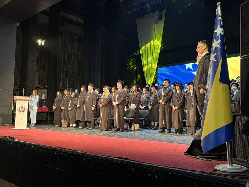 u sklopu programa obiljezavanja 49 godisnjice od osnivanja univerziteta u tuzli danas je uprilicena svecana ceremonija promocije diplomanata i magistara ove visokoobrazovne ustanove