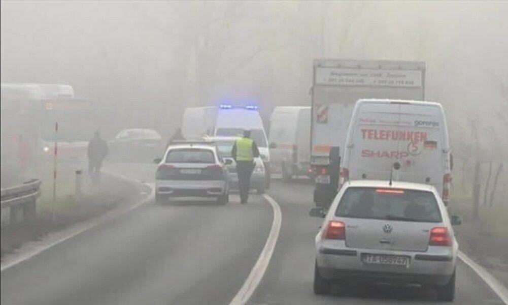 u sudaru dva automobila u tuzlanskom naselju husino povrijedjene 4 osobe