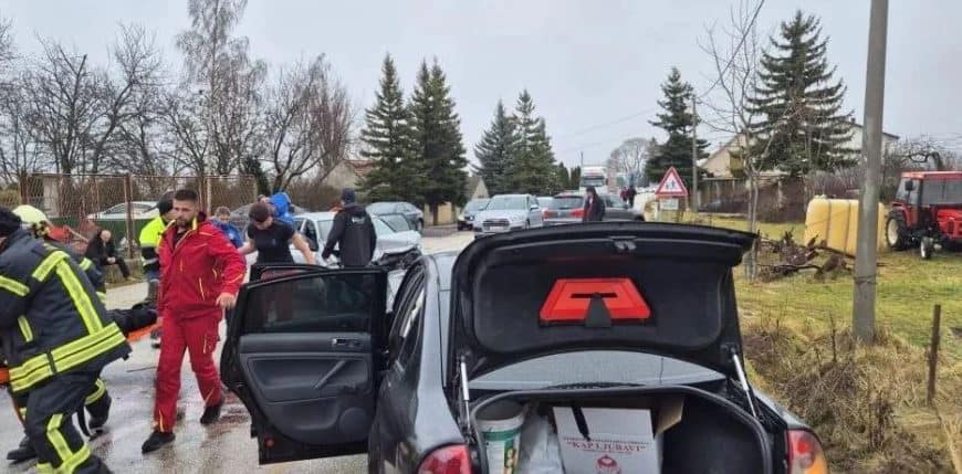 U sudaru dva automobila i kamiona kod Tomislavgrada povrijeđeno šest osoba