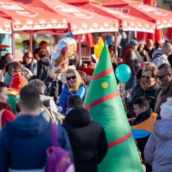 Tuzla: Proslavljena Dječja nova godina, obilježen Božić, grad uljepšala oldtajmer čarolija (Foto)