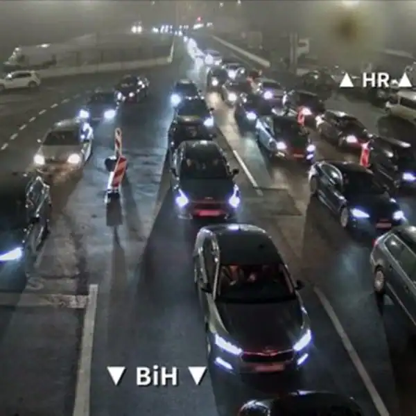 Pred praznike pojačan promet: Duge kolone na graničnim prijelazima BiH