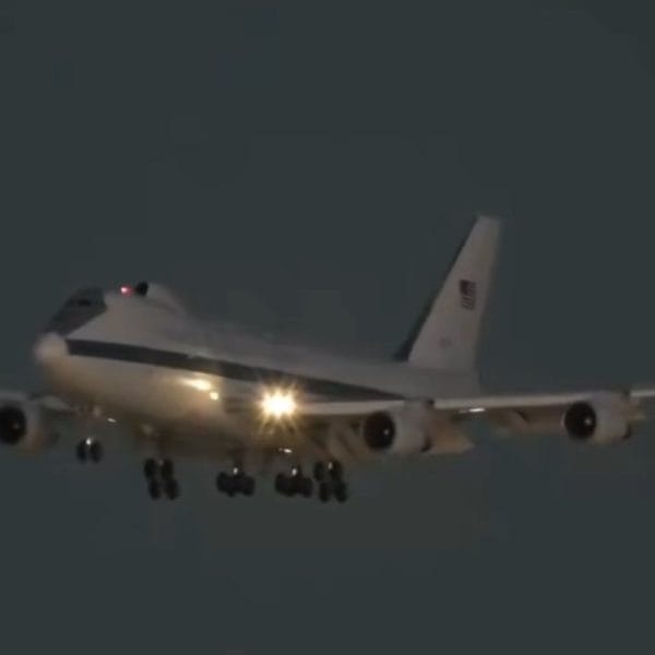 Zašto je korišten E-4B Nightwatch? Američki ministar odbrane letio „avionom sudnjeg dana“