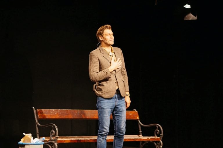 bh glumac elvir krivalic predlozen je od strane vlade tk za novog direktora narodnog pozorista tuzla