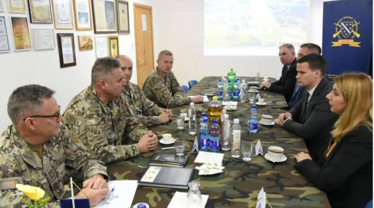 centralna manifestacija obiljezavanja 34 godisnjice armije rbih bice odrzana u kasarni dubrave